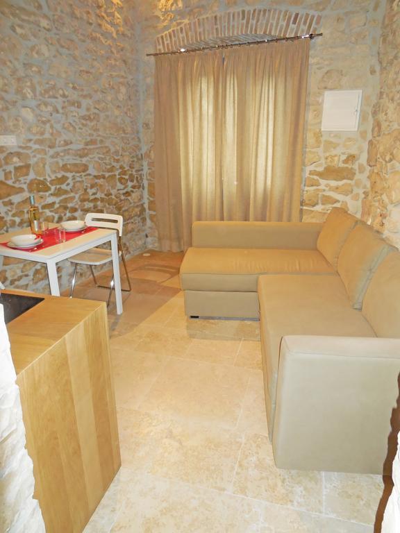 Stone House Apartments بروتونيغلا المظهر الخارجي الصورة